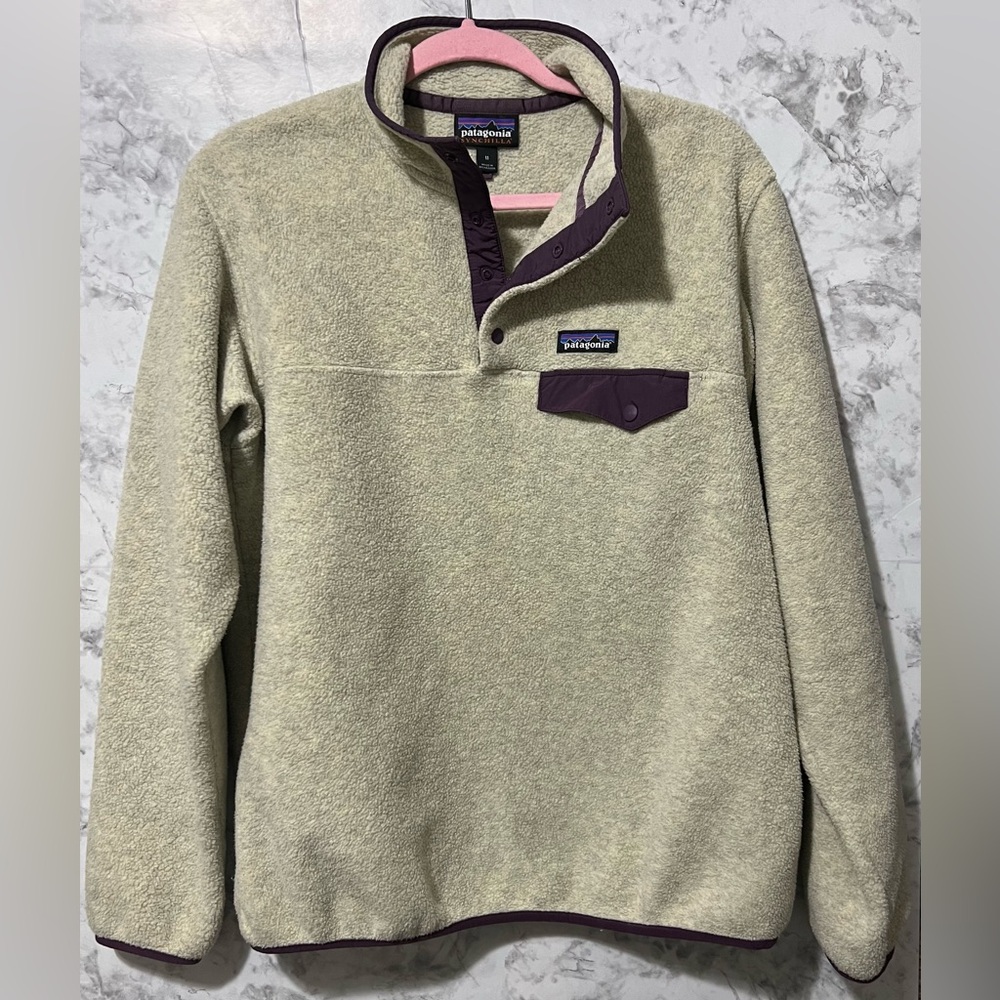 PATAGONIA Women's Lightweight Synchilla®
Snap-T® Pullover